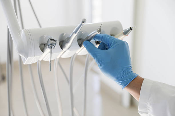 Professional Emergency Dentist technician working in Temelec, CA